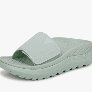 Vionic Women's Light Green Slide Sandals